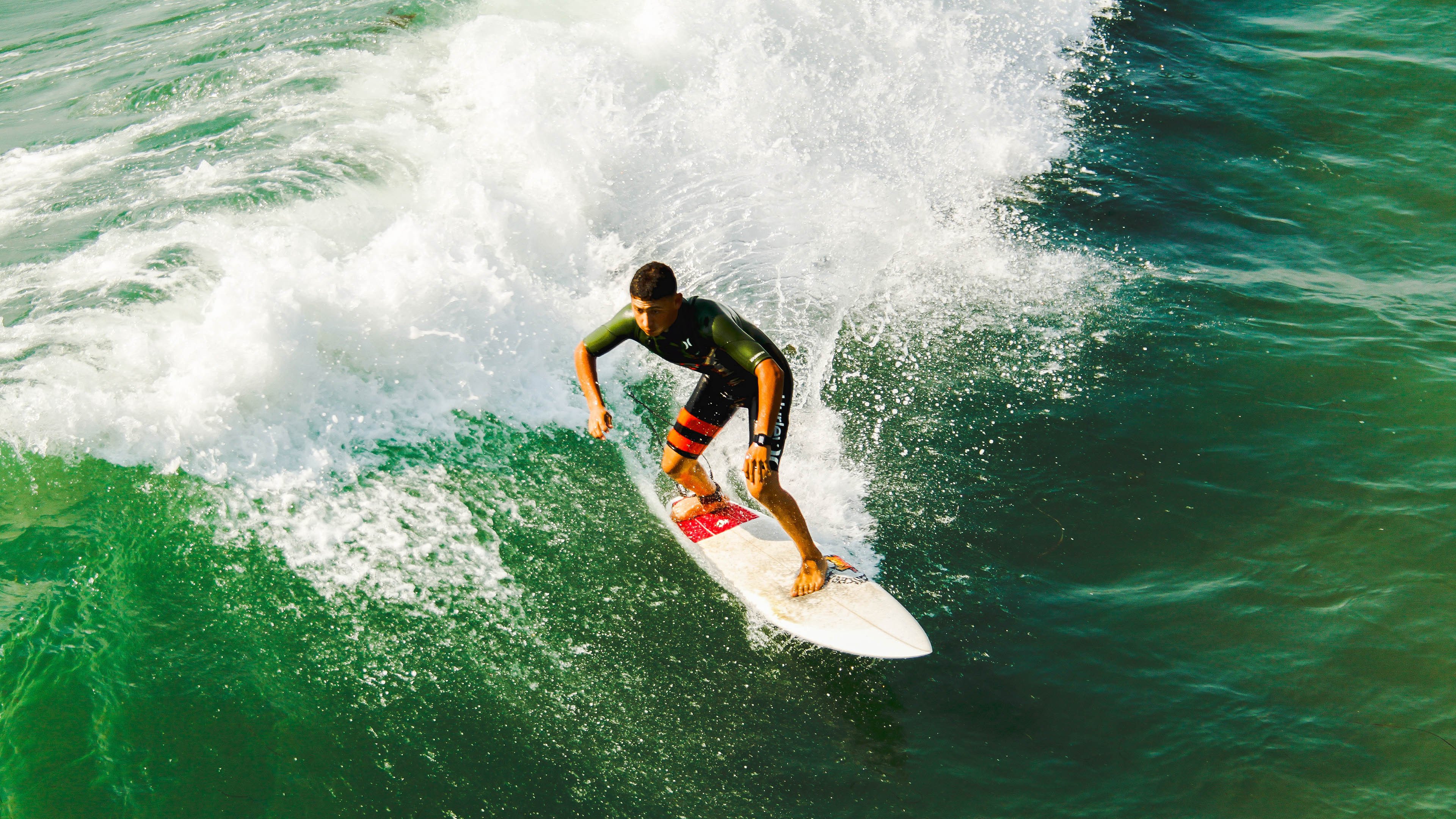 F1街道赛之夜,奥利维耶末节接管比赛,黑暗中的孤胆狂飙